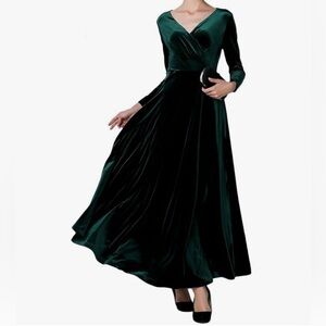 Dark green velvet party gown. Size XL. Worn once. Like new.